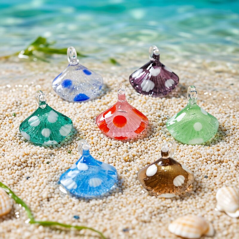 Colorful Mini Sea Shell Charm  - Marine Aquarium & Regional Centre Photos 评论和价格